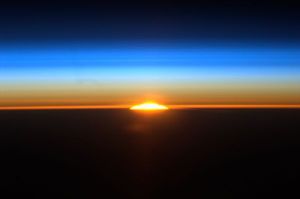 space159-space-station-sunrise_39926_600x450